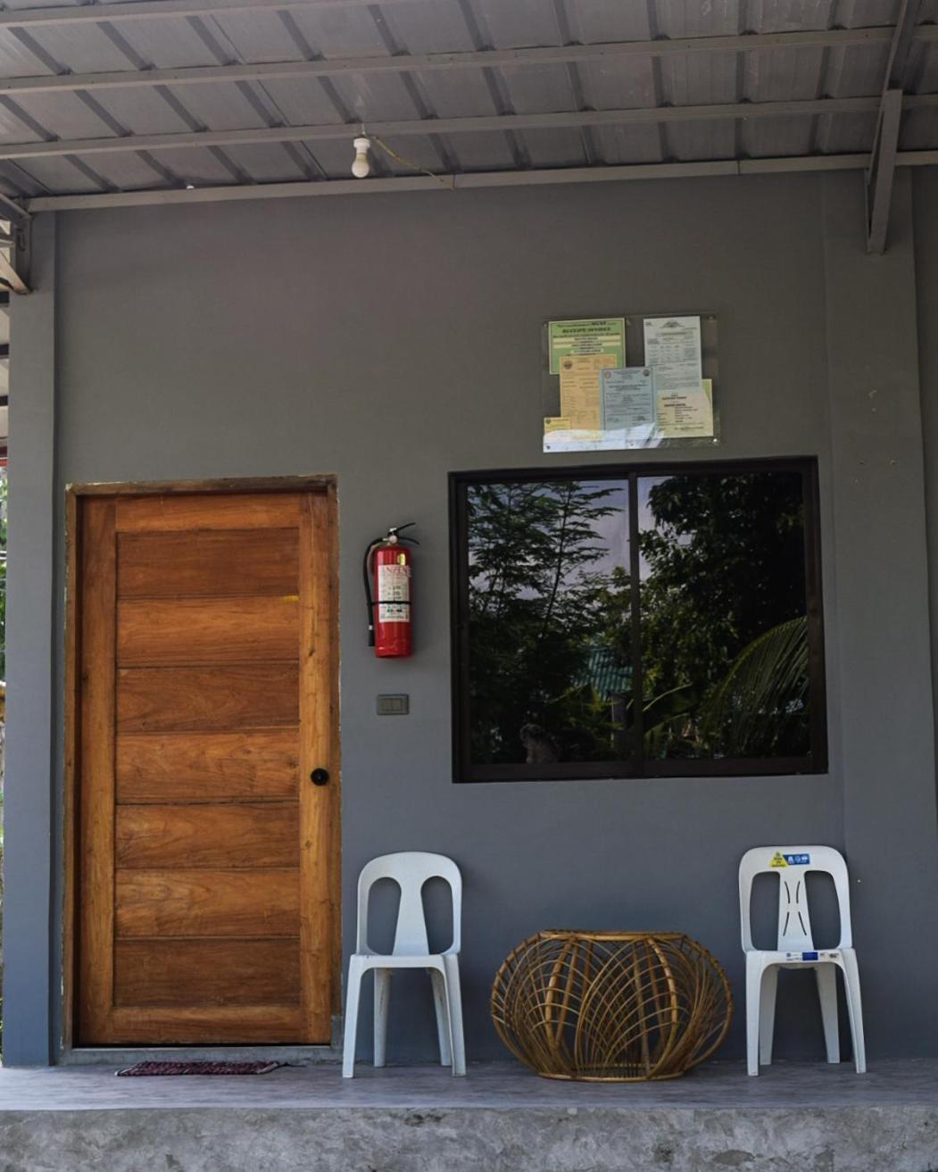 The Backyard Inn 莫阿尔博阿 外观 照片